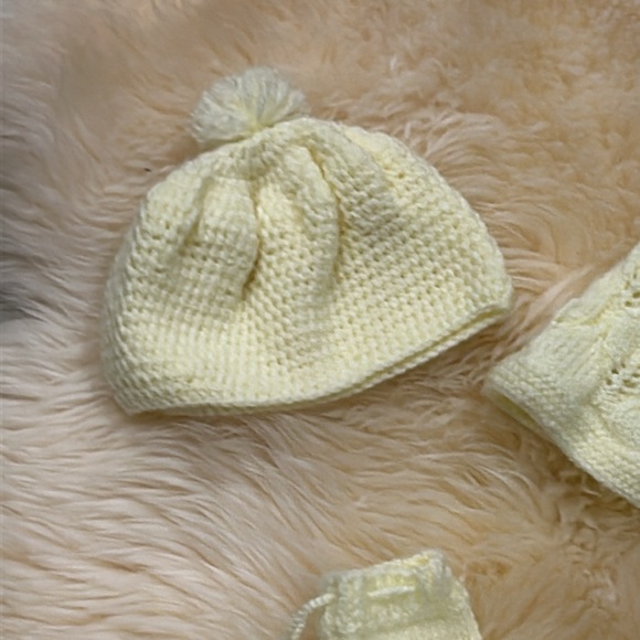 Handmade Crochet Baby Bonnets and Booties in Light Yellow NWOT - Picture 3 of 4
